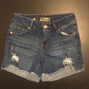 Ripped jean shorts💕